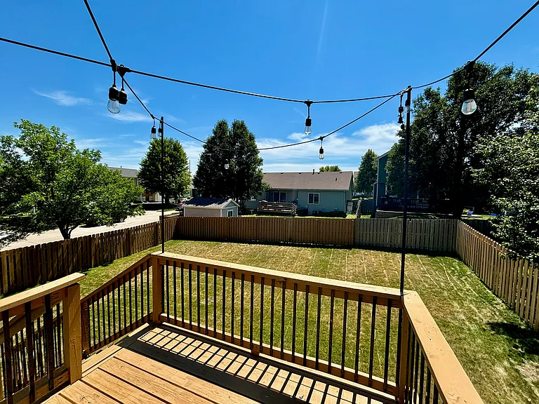 11601 Monroe St — Photo 11