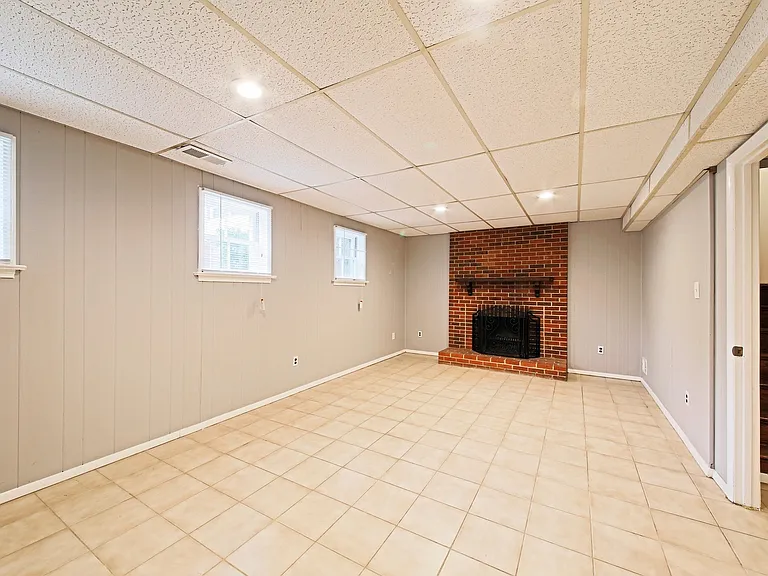 3334 Webley Ct — Photo 16