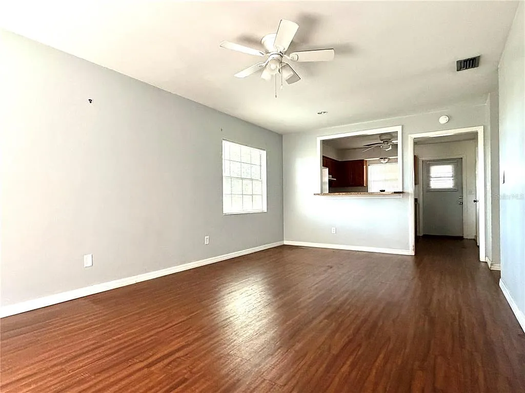 Building Photo - 610 Emerald Ave #3