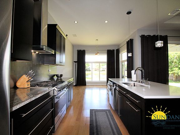 5th image of 432 Shoal Lake Dr