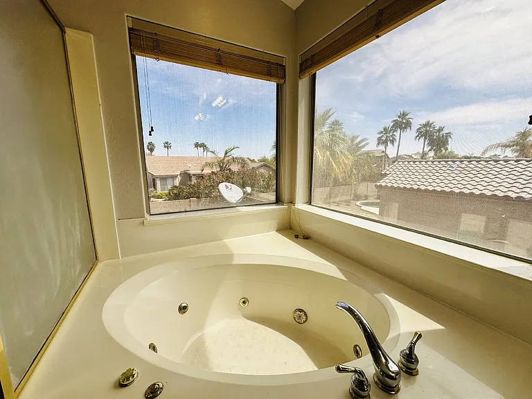 672 W Raven Dr — Photo 31