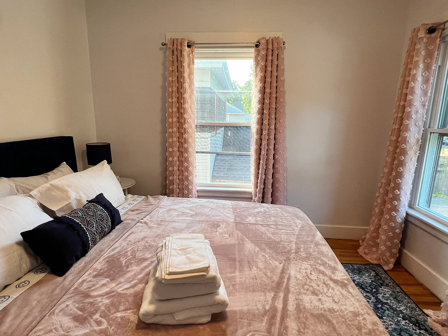 3 bed, 1.5 bath, 1250 sqft, $2,300 — Photo 4