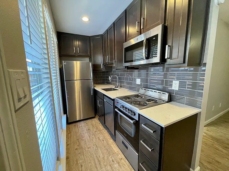4546 1/2 Avenue A #101 — Photo 6