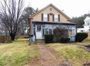 16 Cedar St, Winchendon, MA 01475