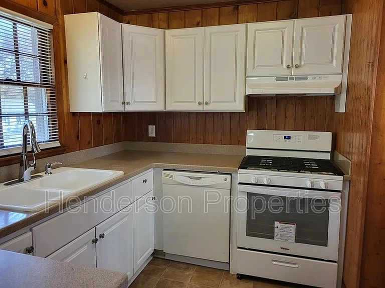 7512 Briardale Dr — Photo 4