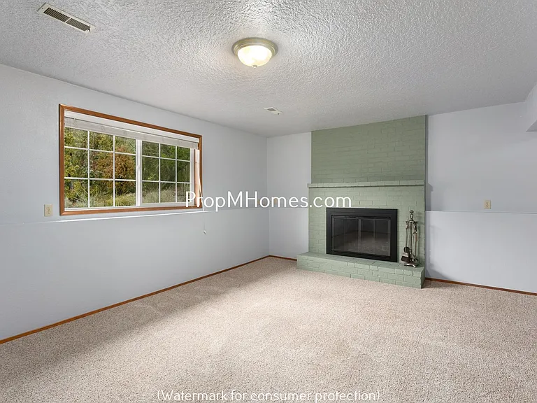 16524 SE Gordon St — Photo 17