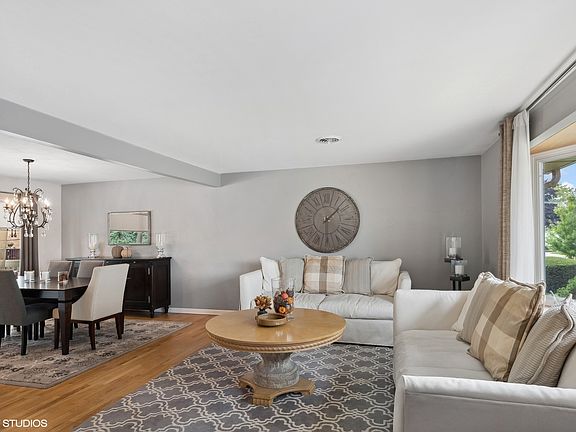 4th image of 922 Park Dr