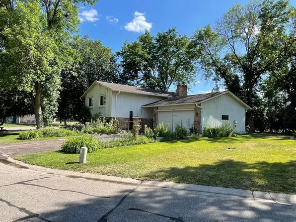 7248 Candlewood Dr, Minneapolis, MN 55445