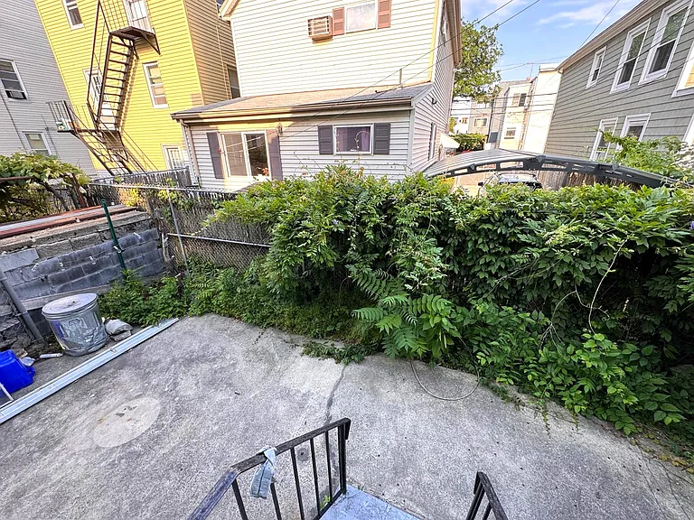 38 Hunting St #1 — Photo 12