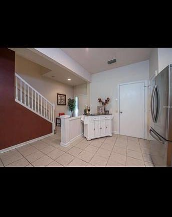Kitchen/Entry