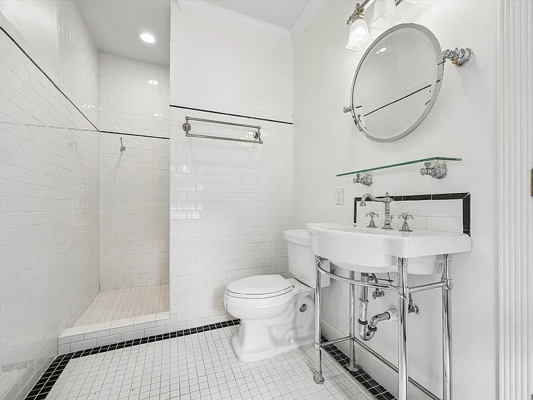 5210 Meadow Lake Ln — Photo 15