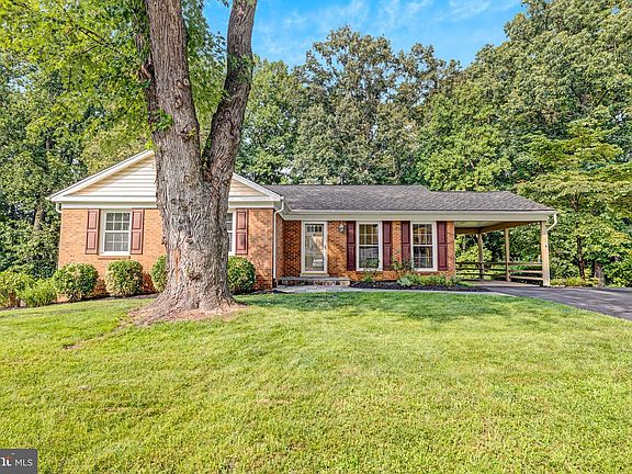3rd image of 10828 Broadwater Dr