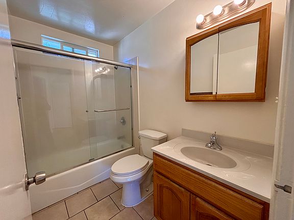 3rd image of 8638 Macarthur Blvd