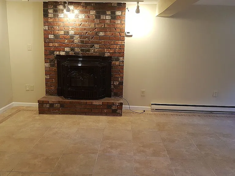 821 Valley Dr — Photo 16