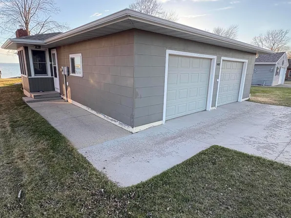 148 N Lake Dr, Watertown, SD 57201