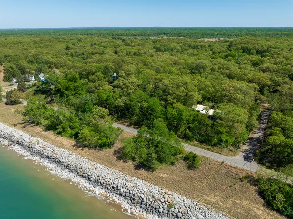 611 E Lake Front Dr, Beverly Shores, IN 46301