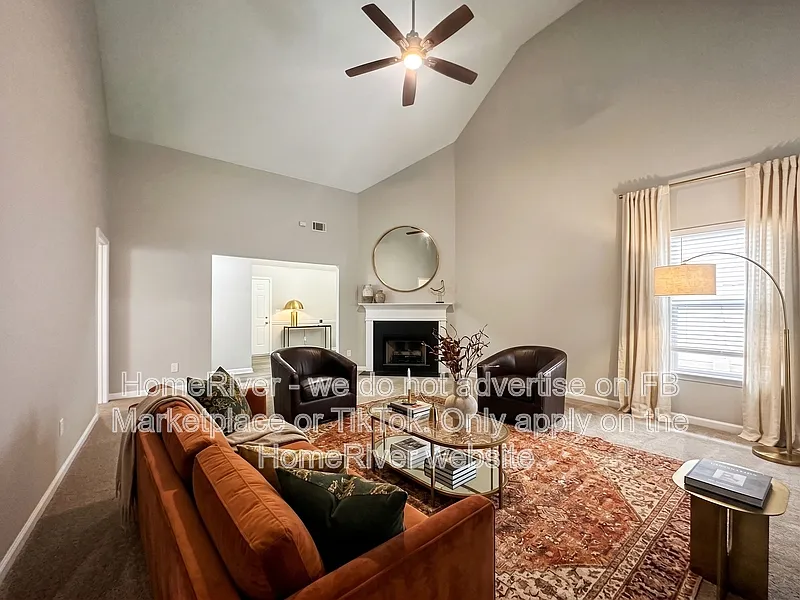 4 bed, 3.0 bath, 2074 sqft, $2,075 — Photo 2