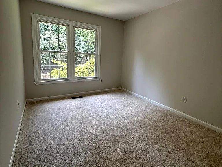 8442 Springfield Oaks Dr — Photo 15