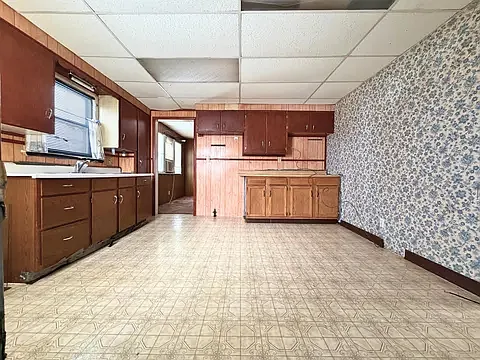 2215 Lincoln Ave — Photo 8