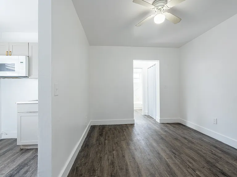 Miami Central Apartments — Photo 5