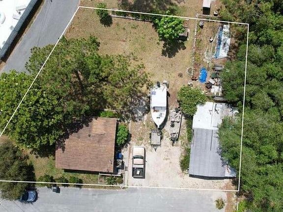 5th image of 17621 Lynn St