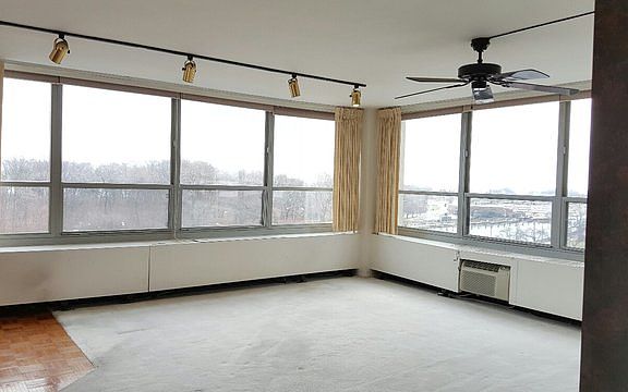 2nd image of 3550 N Lake Shore Dr APT 615