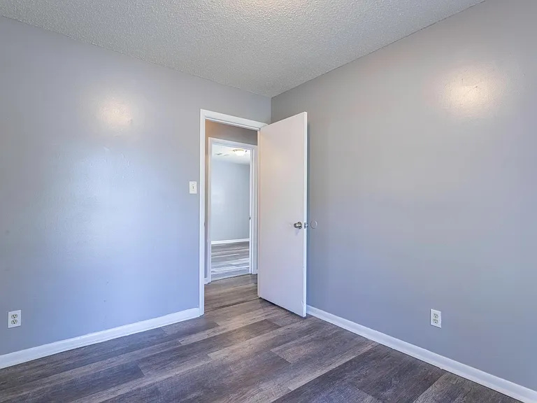 702 Placid Dr — Photo 8