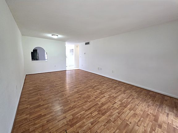 3rd image of 505 NW 177th St APT 104
