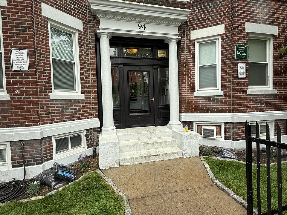 94 Queensberry St.