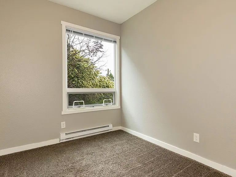 Clairemont Apartments — Photo 41