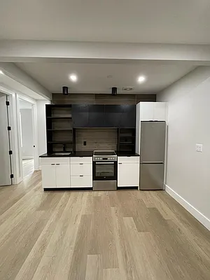 Rented by Aron Fried, LREB | media 2