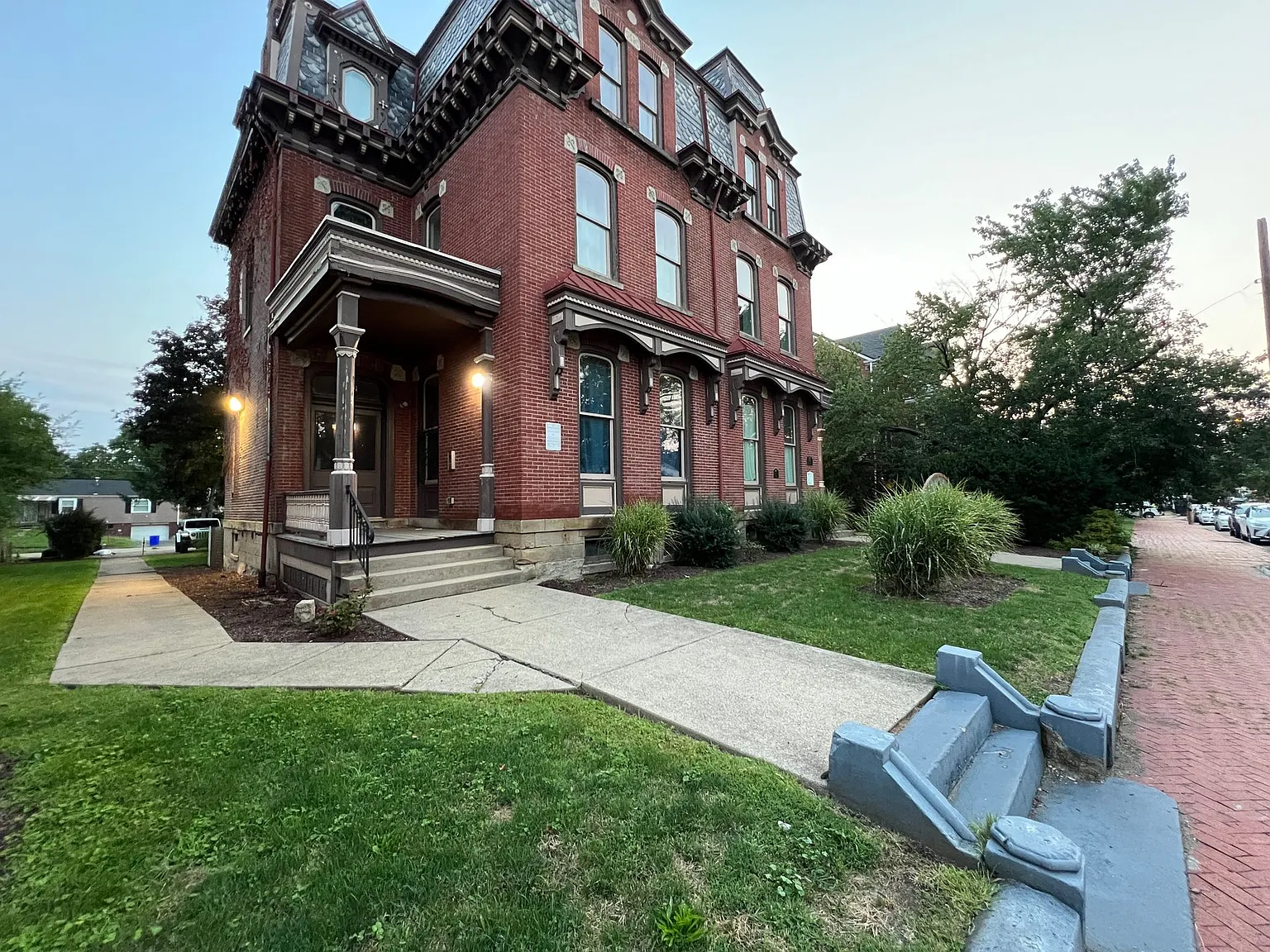 1220 Sheffield Street — Photo 4