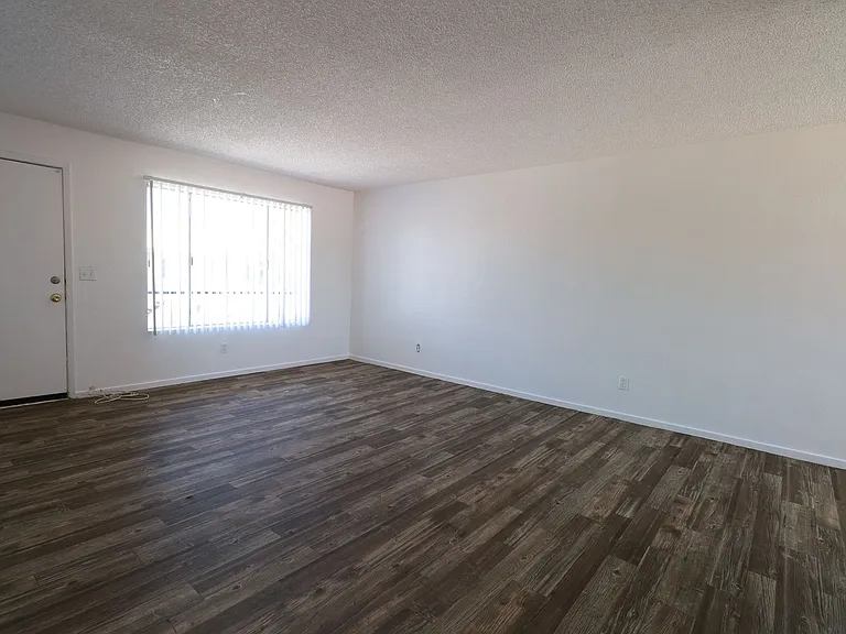 1620 N Beverly Ave #10 — Photo 7