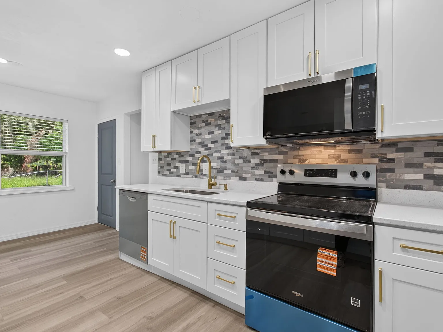 3 bed, 1819 sqft, $2,700 — Photo 3
