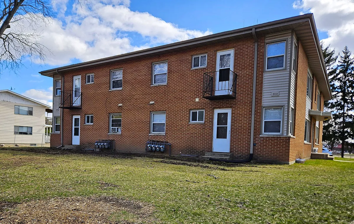 Building Photo - Lake Point Apartments