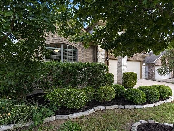 2nd image of 2062 Livonia Dr