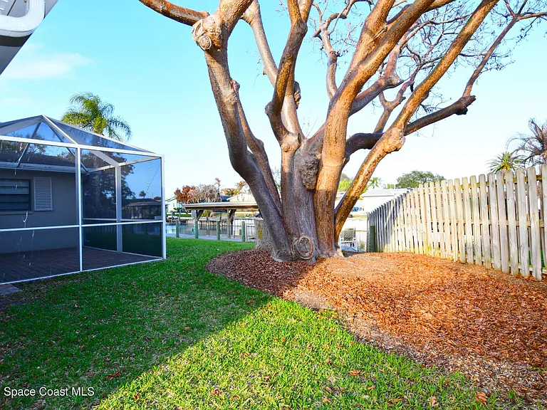 405 Sparrow Dr — Photo 36