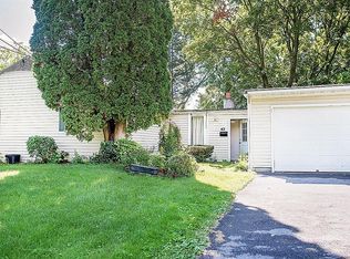 42 Wexford Rd, Syracuse, NY 13214
