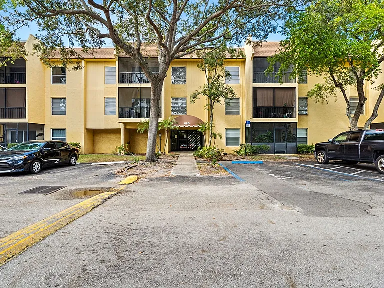450-490 NW 20th St — Photo 20
