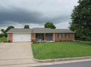3135 Pin Oak Dr, Harrisonburg, VA 22801