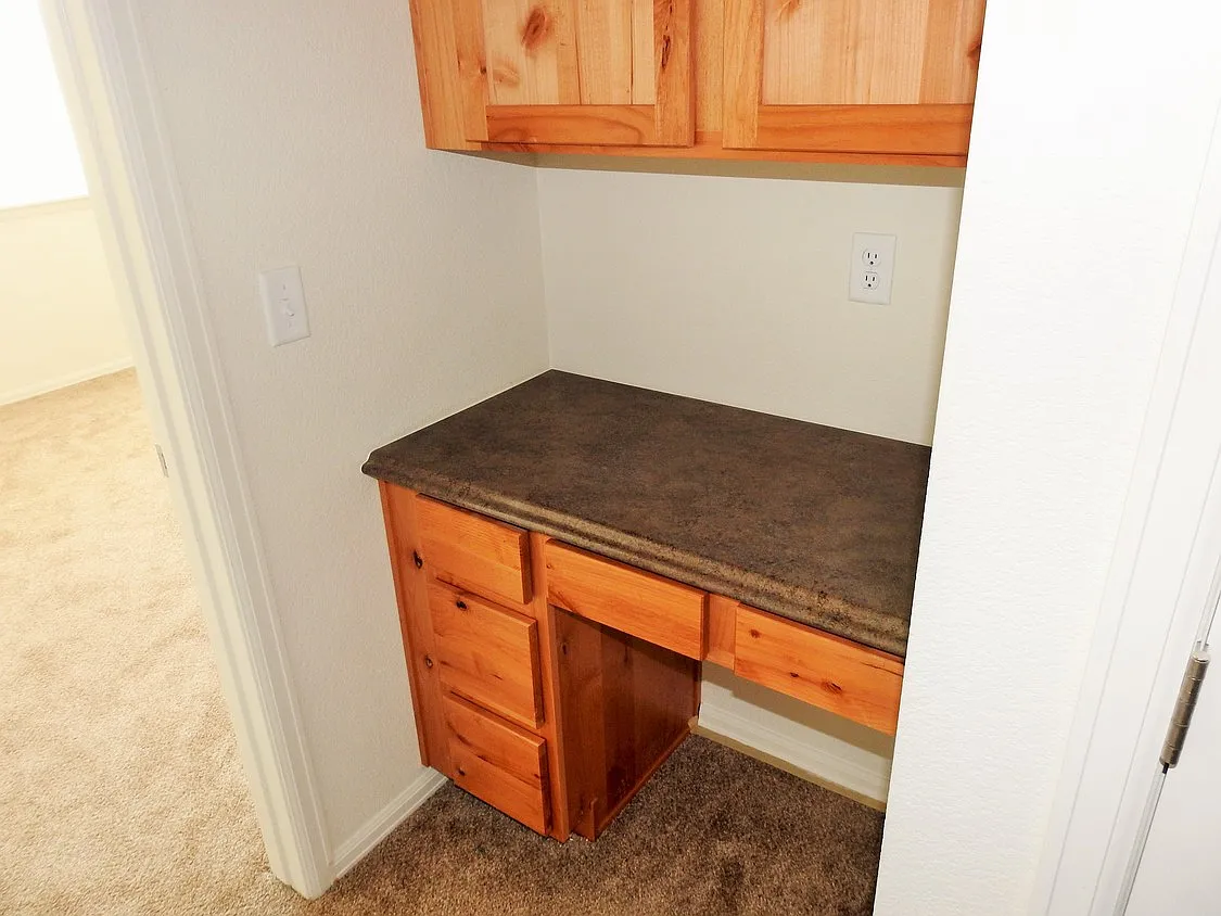 2 bed, 985 sqft, $1,775 — Photo 4