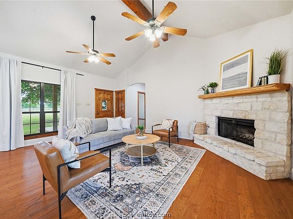 5th image of 4366 Collette Ln