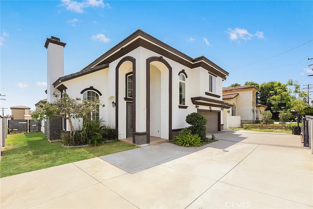 4 bed, 2808 sqft, $6,250 — Photo 3