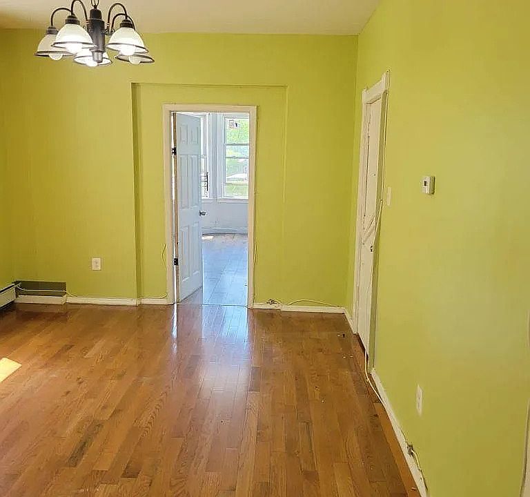 1st image of 588 Hunterdon St Floor 1