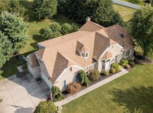 101 Olde Manor Ln, Coraopolis, PA 15108