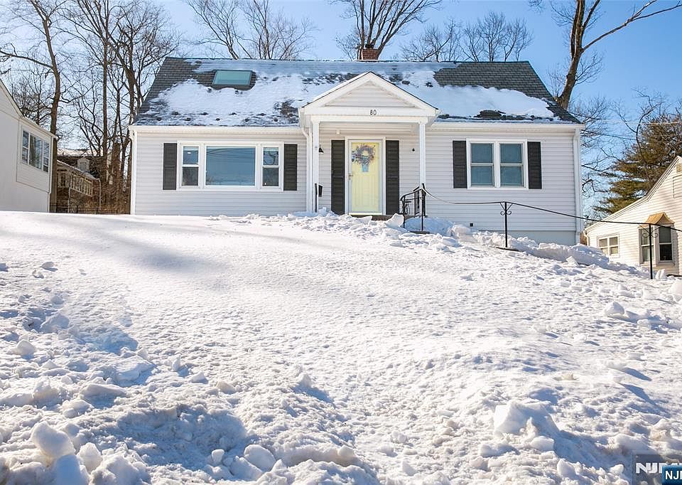1st image of 80 Lessing Rd