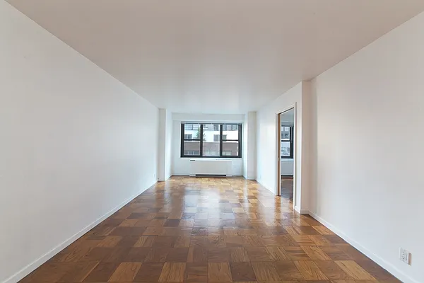 Sold by Nest Seekers International | media 9