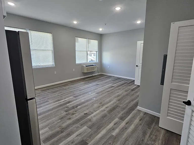 22 Seeley St #201 — Photo 9
