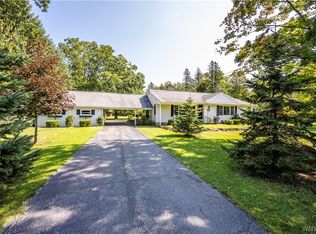 160 Bowen Rd, East Aurora, NY 14052