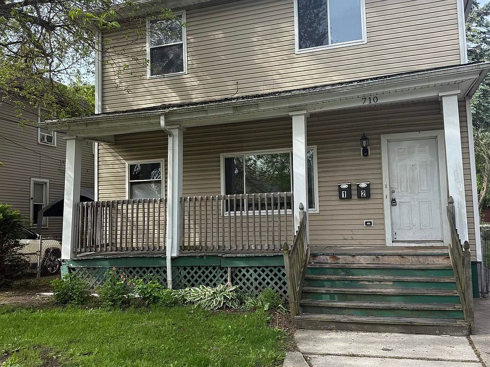 1st image of 710 E 4th St